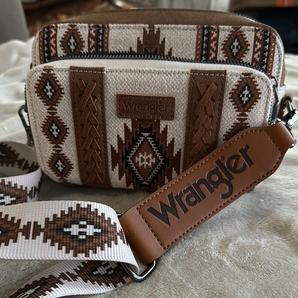 Wrangler Handbags - Wrangler Brown and White Aztec Crossbody Bag